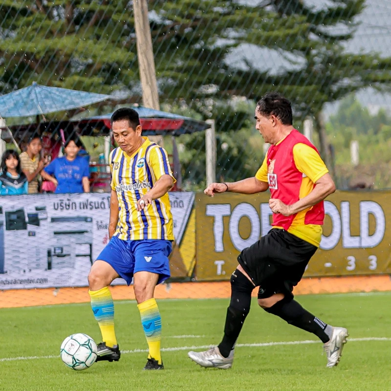 บรรยากาศการแข่งขันฟุตบอล 50,55 senior cup 2025 ครั้งที่ 1 บางปะอิน FC และ เรย์ยูโกล